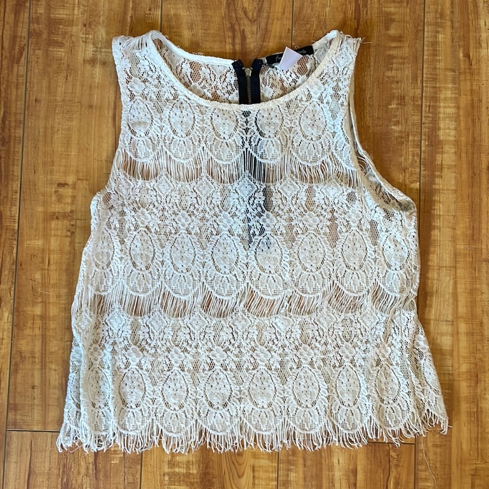 Foreign Exchange Crochet Flowy Top Small